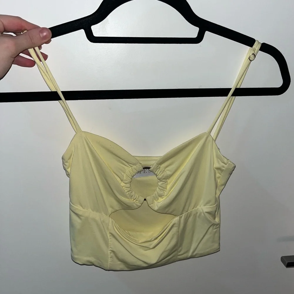 Meshki Valencia Ring Bralette - Lemon 🍋 - Picture 2 of 3